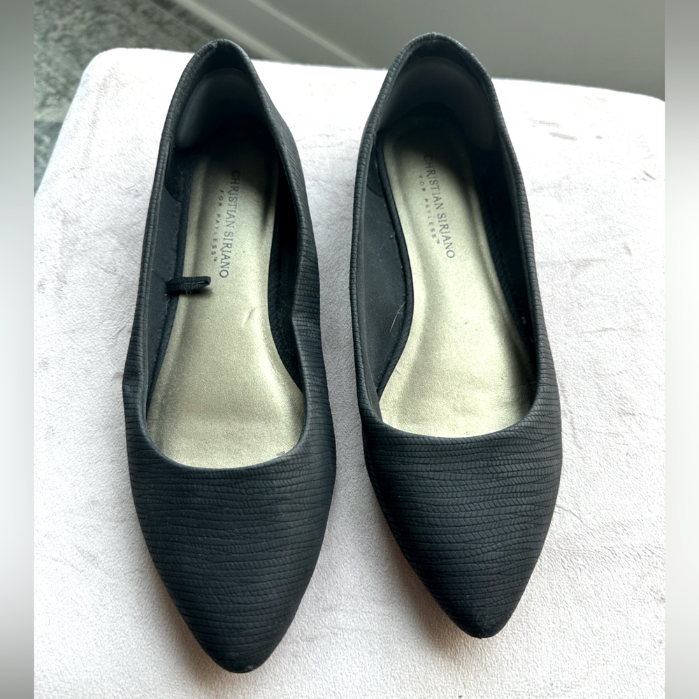 Black textured flats